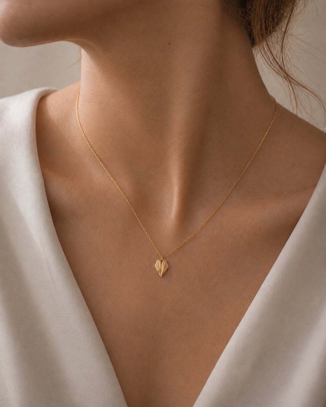 The departure, Necklace