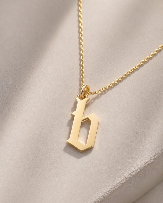 Stay close Necklace