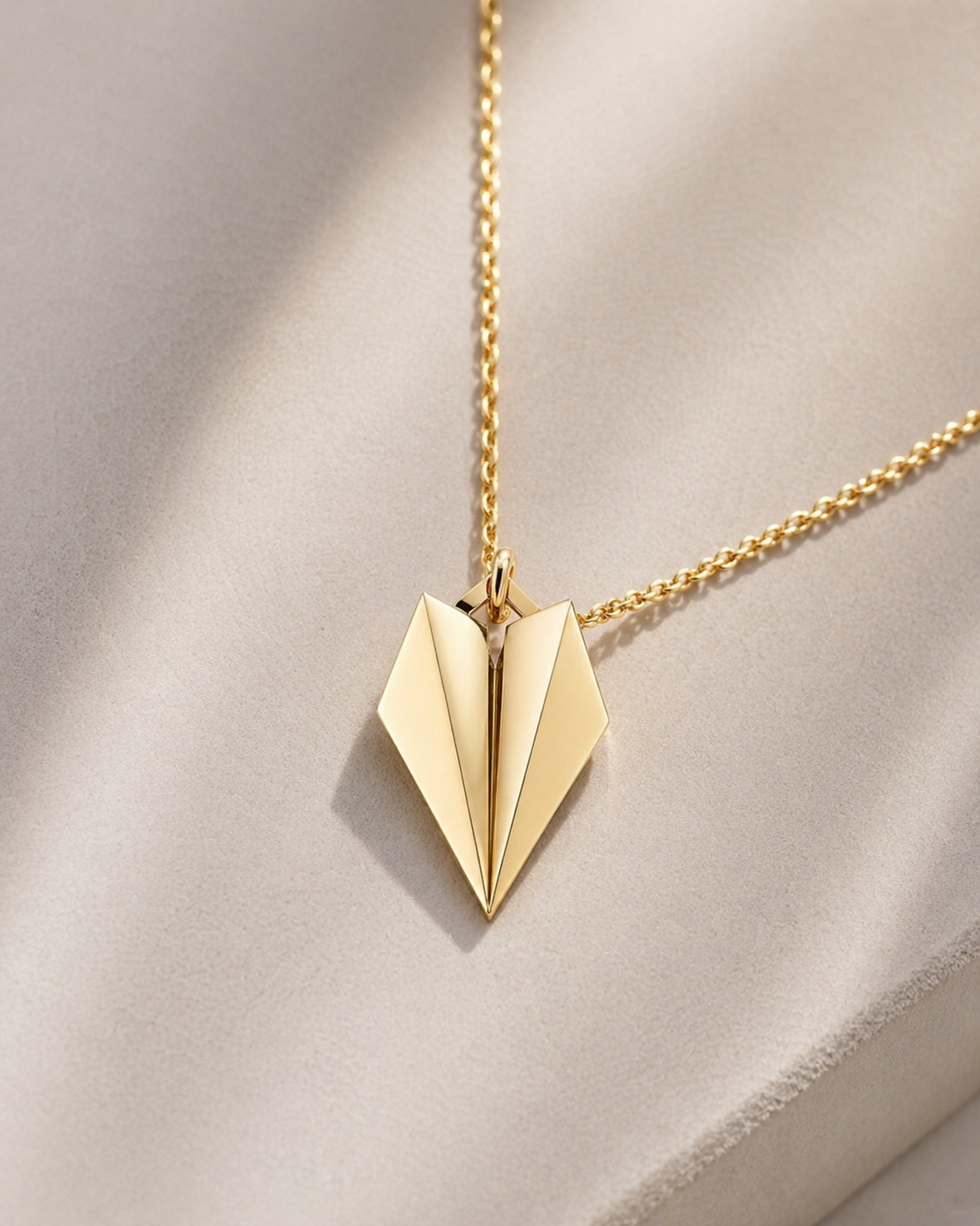 The departure, Necklace